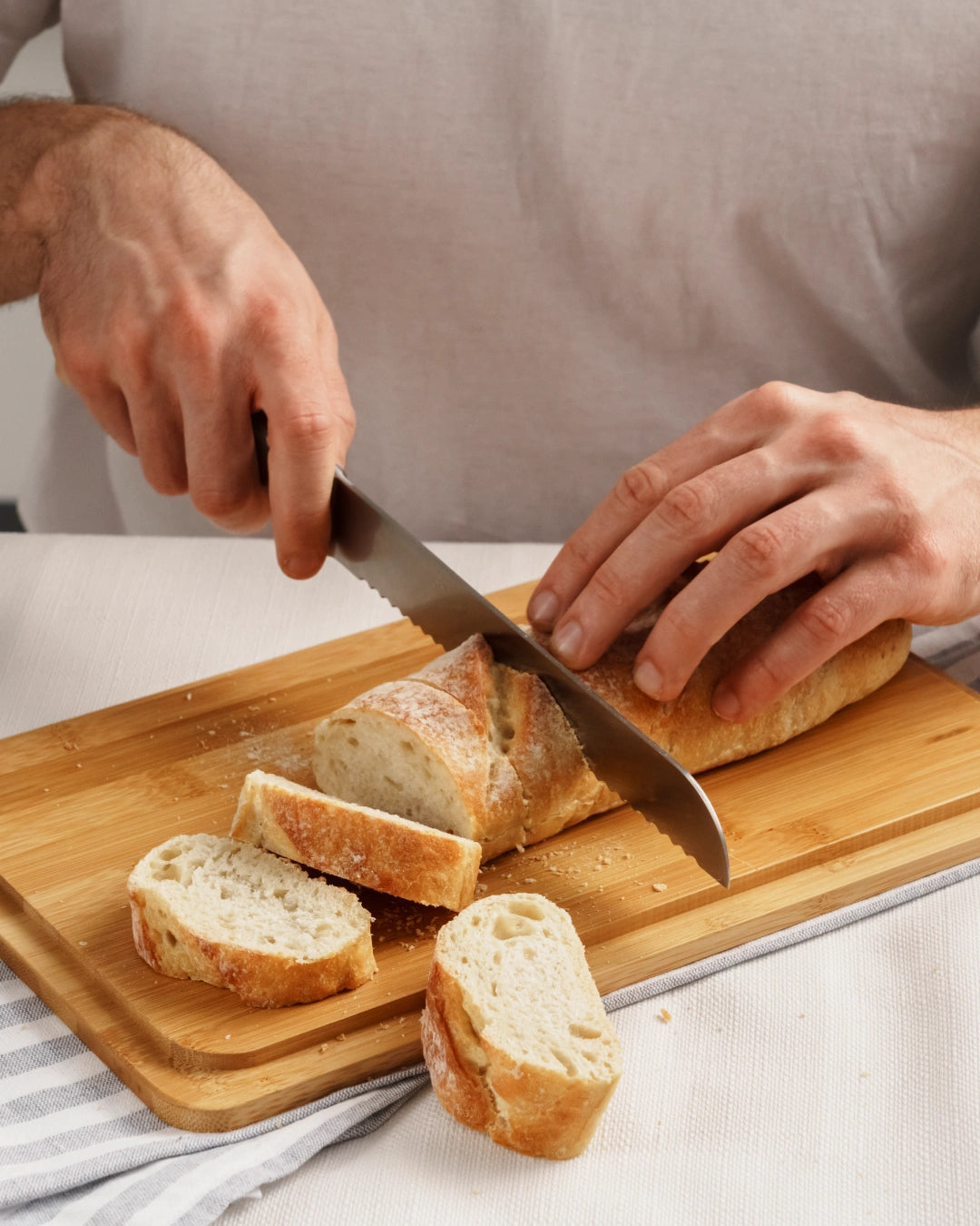 Portapane in ceramica con coperchio in bambù