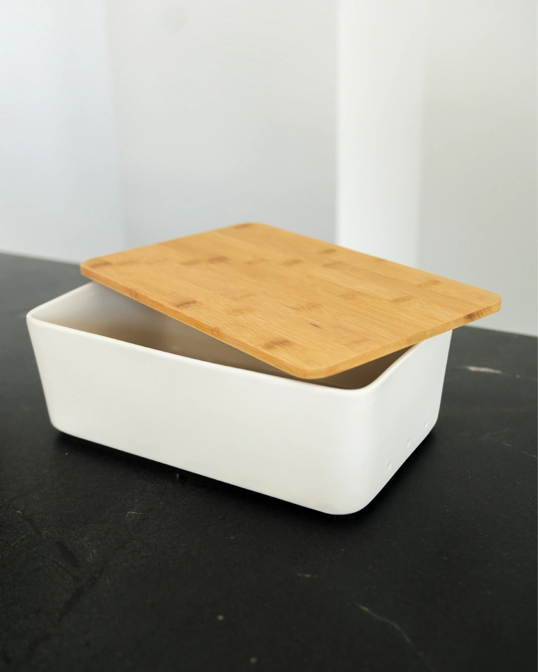 Portapane in ceramica con coperchio in bambù