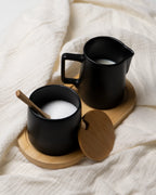 Set latte e zucchero con coperchio, cucchiaio e lattiera